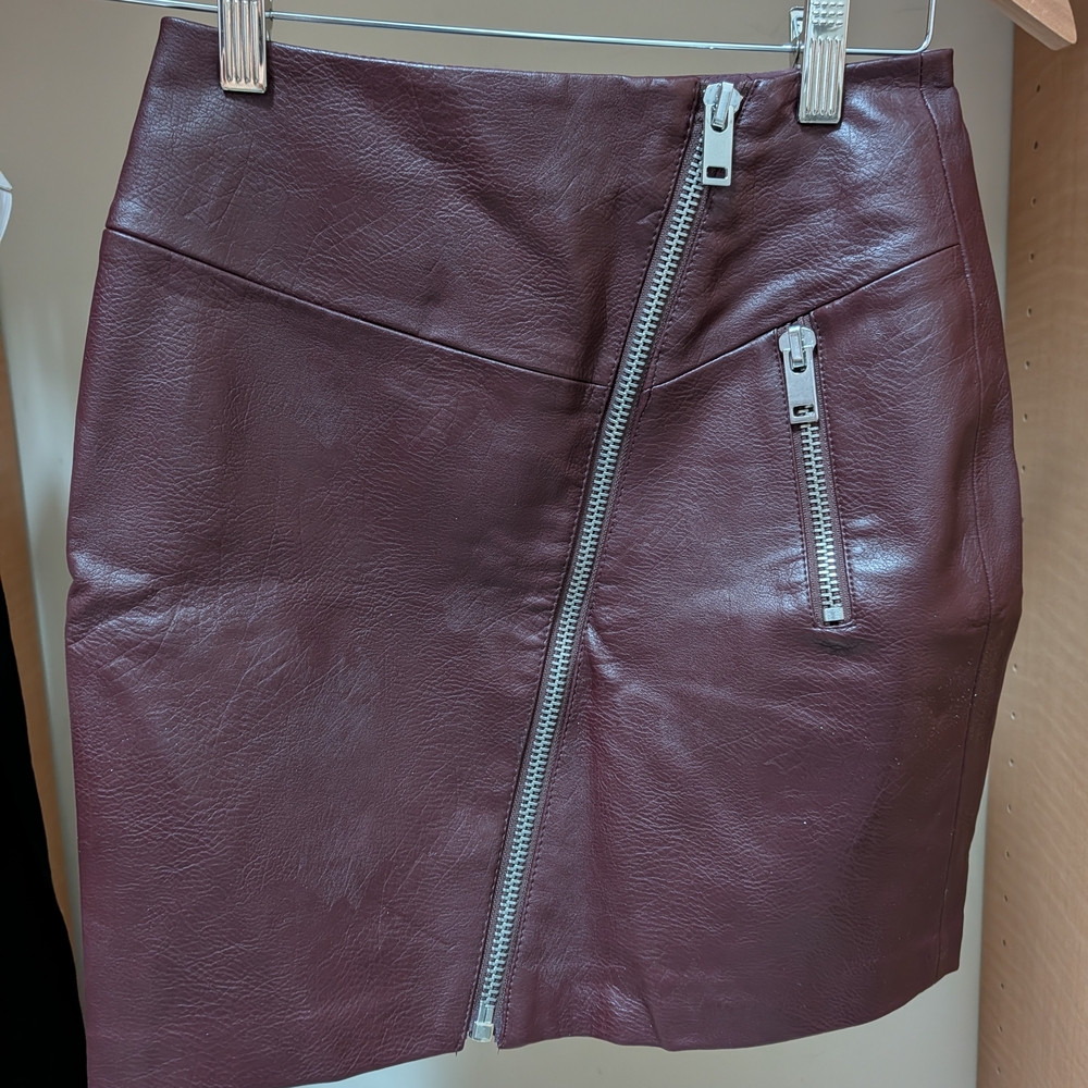 Stradivarius Dark Red Leather Mini Skirt with Zipper Accents